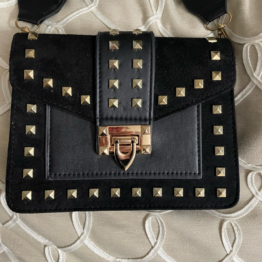 Crossbody Purse with guitar like strap - Picture 1 of 6